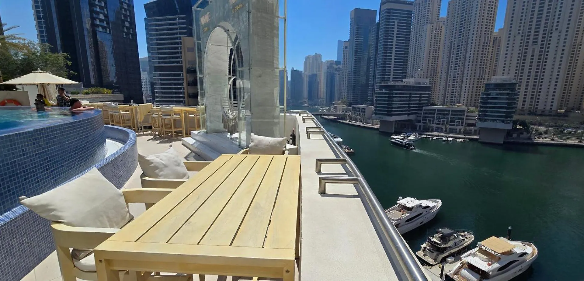 The Star @ Jw Marriott Marina Hotel Dubai